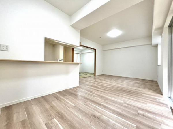 八王子市北野町、マンションの居間画像です