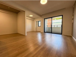 八王子市旭町、マンションの居間画像です