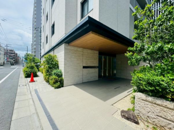 八王子市八日町、マンションのエントランス画像です