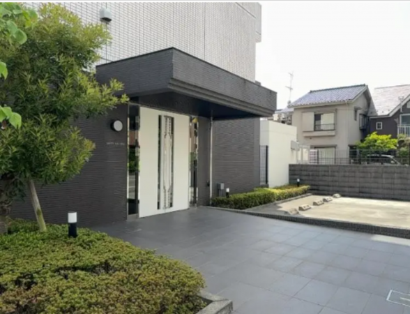 八王子市子安町、マンションのエントランス画像です