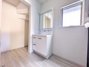 八王子市緑町、新築一戸建ての画像です