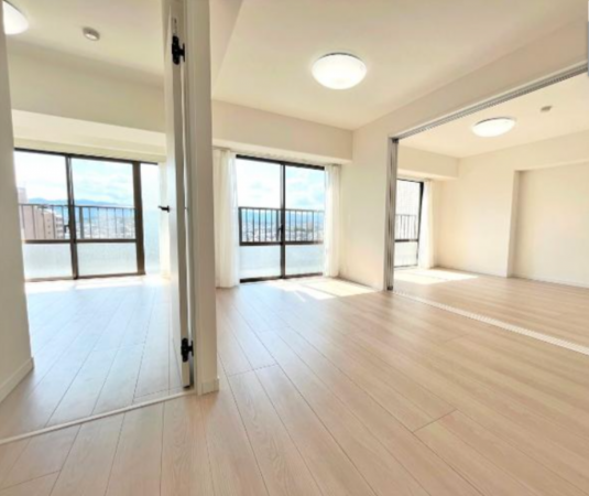 八王子市追分町、マンションの居間画像です