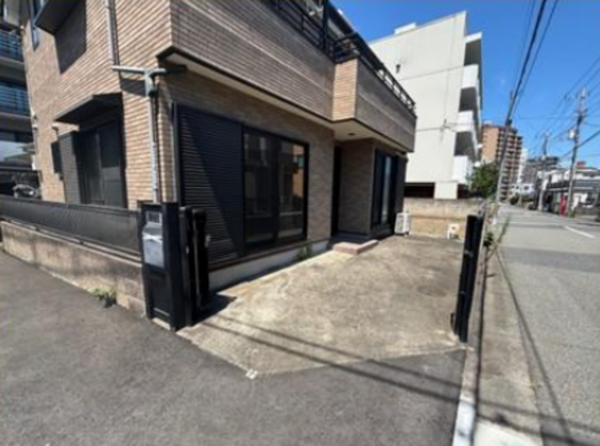 八王子市千人町、中古一戸建ての外観画像です