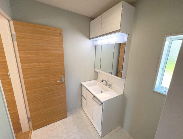 八王子市散田町、新築一戸建ての洗面画像です