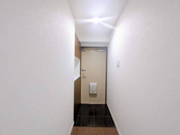 八王子市散田町、マンションの玄関画像です