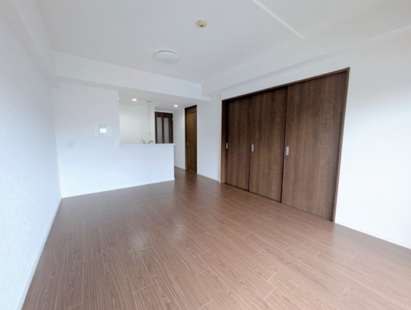 八王子市散田町、マンションの居間画像です