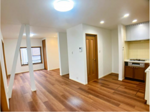 八王子市北野町、中古一戸建ての居間画像です