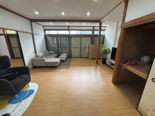 八王子市散田町、中古一戸建ての居間画像です