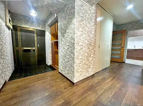 八王子市元横山町、マンションの玄関画像です