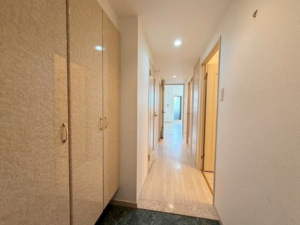 八王子市横山町、マンションの玄関画像です