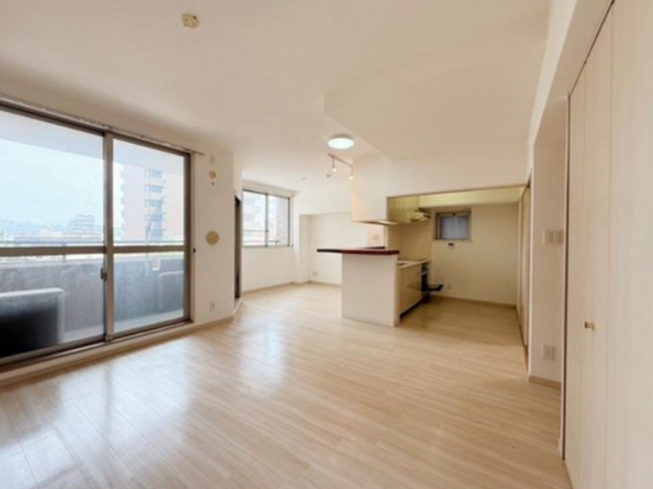 八王子市横山町、マンションの居間画像です