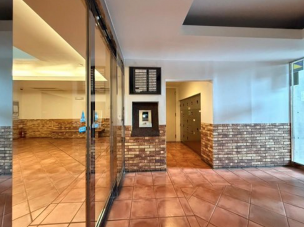 八王子市横山町、マンションのエントランス画像です