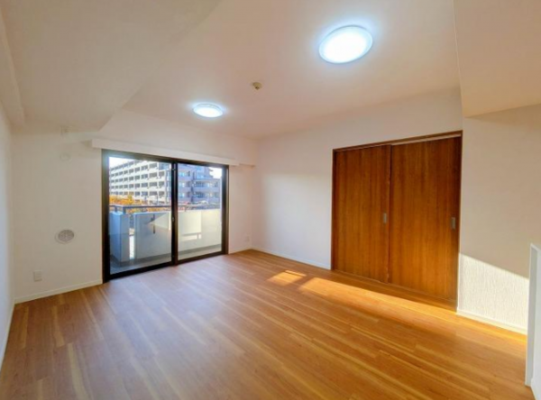 八王子市散田町、マンションの居間画像です