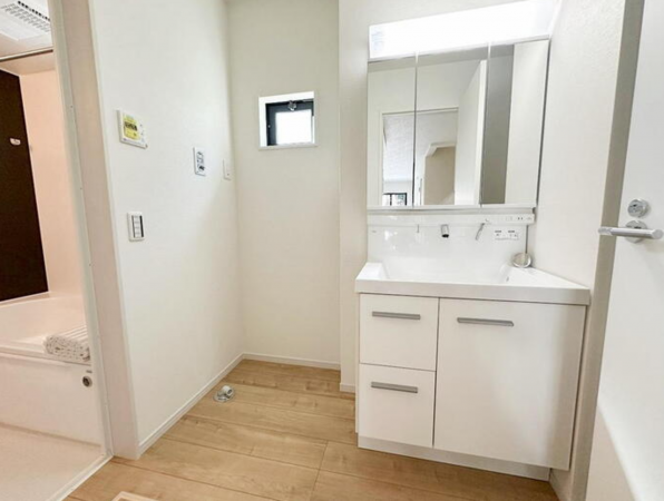 八王子市本町、新築一戸建ての画像です