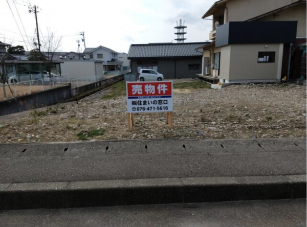 小矢部市泉町、土地の外観画像です