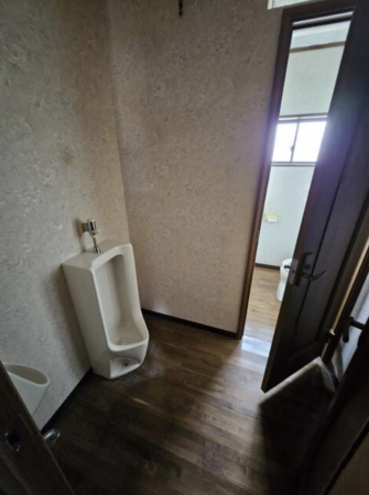 南砺市井口、中古一戸建てのトイレ画像です