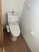 南砺市、中古一戸建てのトイレ画像です