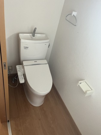 南砺市、中古一戸建てのトイレ画像です