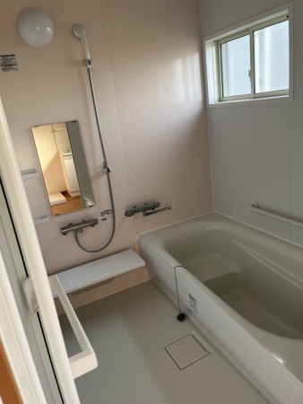 南砺市、中古一戸建ての風呂画像です