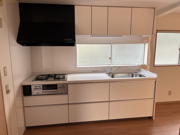 南砺市、中古一戸建てのキッチン画像です