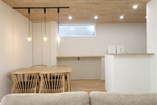 砺波市杉木、新築一戸建てのキッチン画像です
