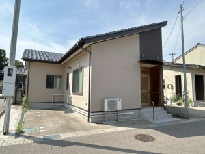 小矢部市石動町、中古一戸建ての外観画像です