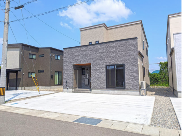 砺波市春日町、新築一戸建ての外観画像です
