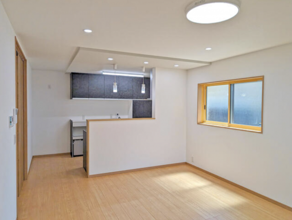 砺波市太郎丸、新築一戸建ての居間画像です