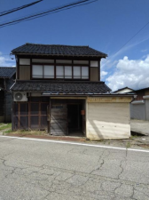 南砺市、中古一戸建ての外観画像です