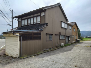 南砺市、中古一戸建ての外観画像です
