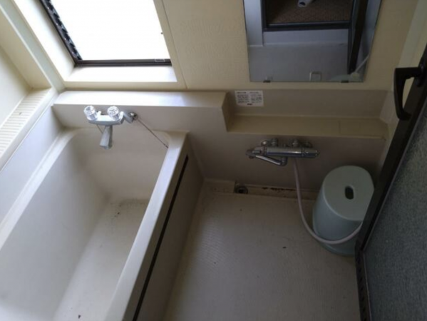南砺市、中古一戸建ての風呂画像です