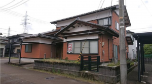 南砺市法林寺、中古一戸建ての外観画像です