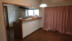 南砺市法林寺、中古一戸建てのキッチン画像です