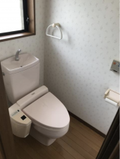 南砺市法林寺、中古一戸建てのトイレ画像です