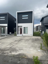 砺波市杉木、中古一戸建ての外観画像です