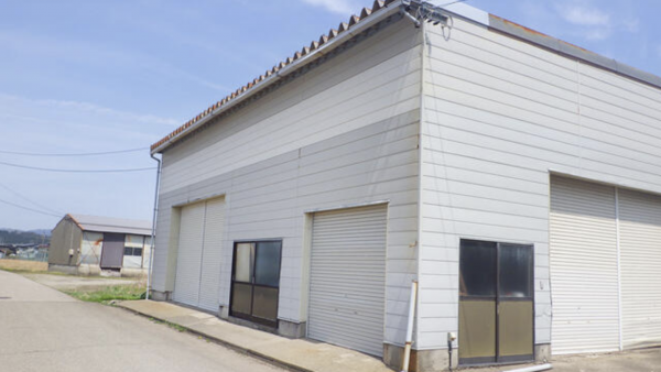 小矢部市赤倉、収益物件/倉庫の外観画像です