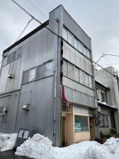 砺波市新富町、収益物件/店舗付住宅の外観画像です