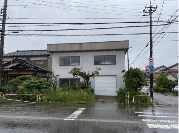 南砺市荒木、収益物件/倉庫の外観画像です
