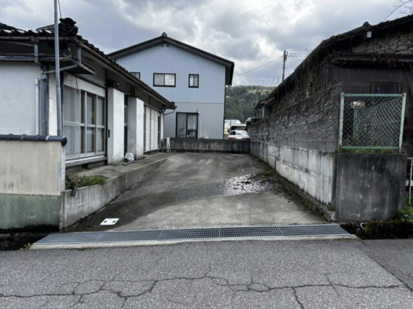 南砺市井波、中古一戸建ての外観画像です