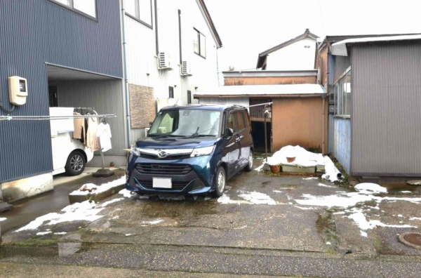 南砺市松原、中古一戸建ての外観画像です