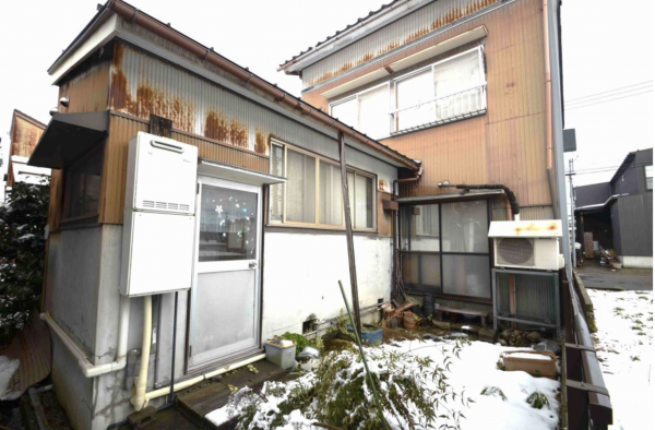 南砺市松原、中古一戸建ての外観画像です