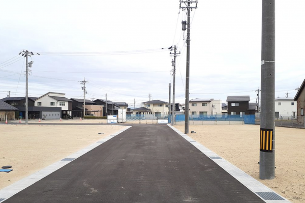 砺波市杉木、新築一戸建ての外観画像です