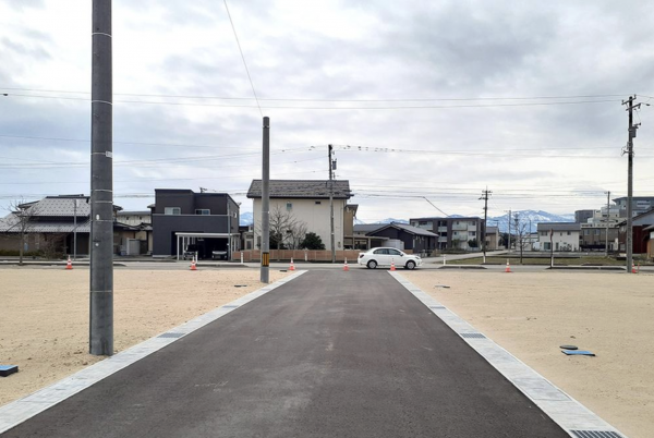 砺波市杉木、新築一戸建ての外観画像です