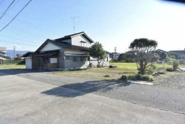 南砺市、中古一戸建ての外観画像です
