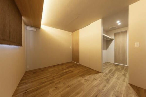 砺波市杉木、中古一戸建ての寝室画像です