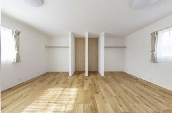 砺波市杉木、中古一戸建ての子ども部屋画像です