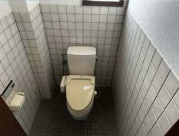 砺波市庄川町、中古一戸建てのトイレ画像です