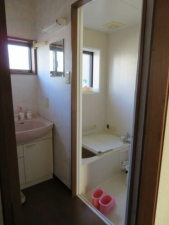 砺波市千代、中古一戸建ての風呂画像です