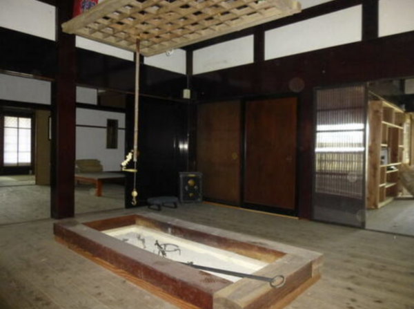 砺波市頼成、中古一戸建ての内装画像です