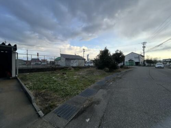 砺波市宮丸、土地の外観画像です